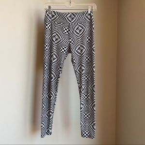 🌟2 for $12🌟 LulaRoe Black & White Leggings